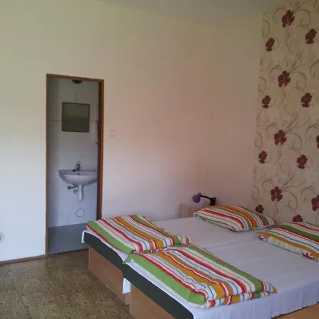 Guest house Apartman Fortuna 3*